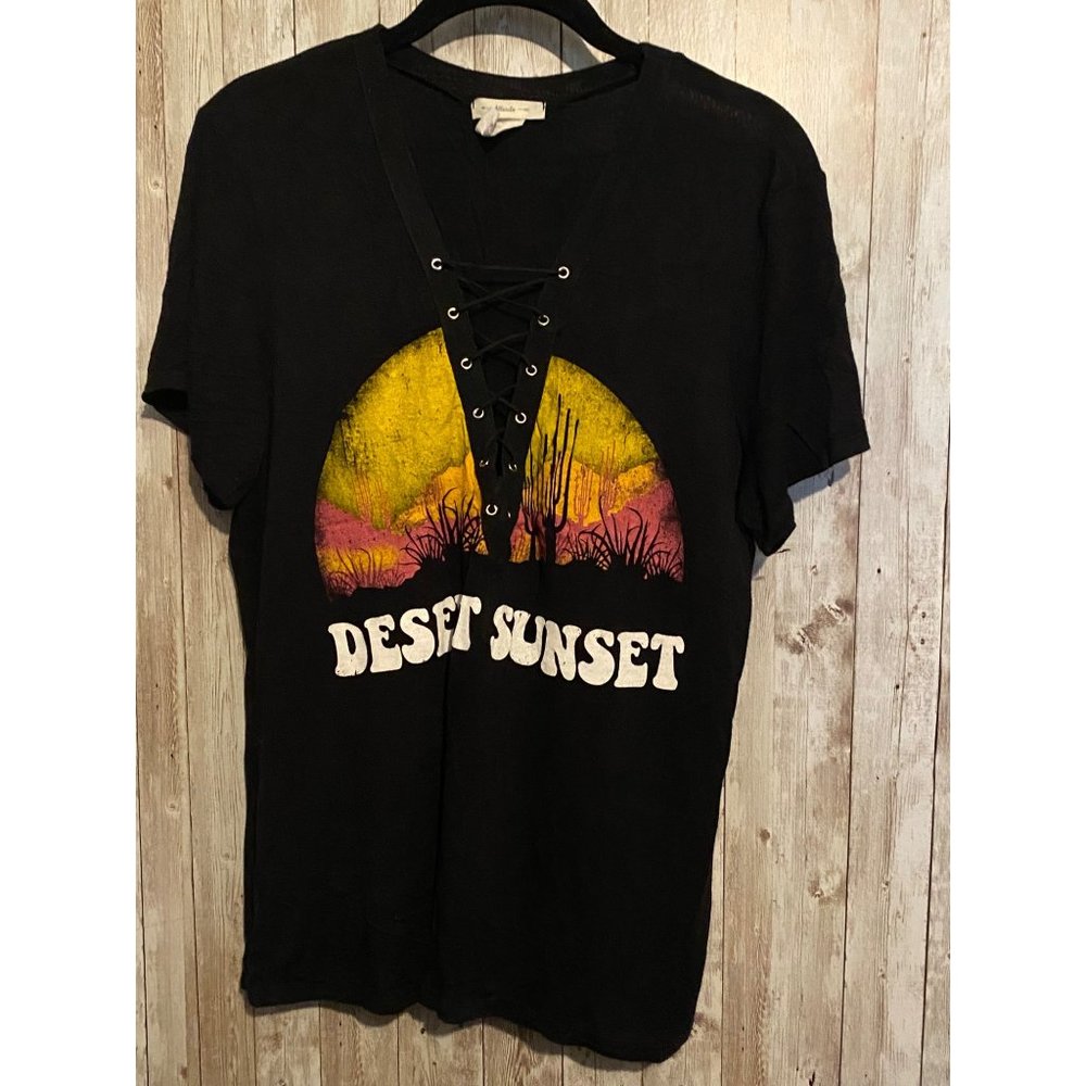 Atticute Braided Desert Sunset Black Outdoors Boho Graphic T-Shirt Size Medium